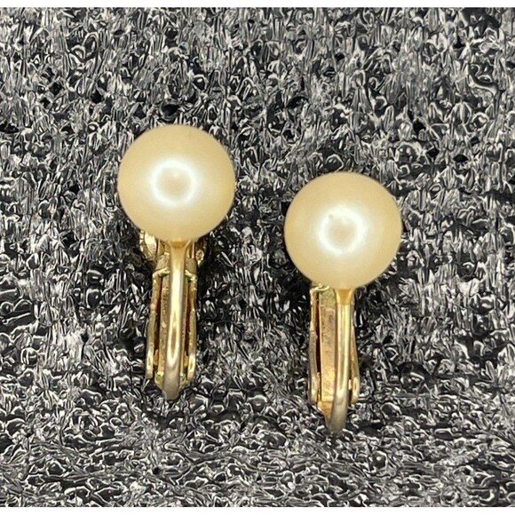 Vtg Single Pearl Earrings Screw Back Hinge Clip On Ivory Studs Retro Elegant - Picture 1 of 3